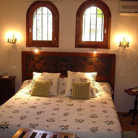 Domaine Du Moulin Hotel Saint-Laurent-des-Arbres Eksteriør billede