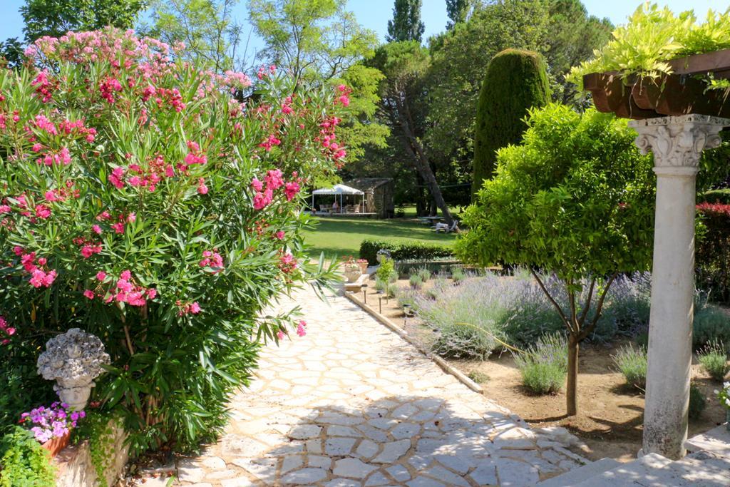 Domaine Du Moulin Hotel Saint-Laurent-des-Arbres Eksteriør billede